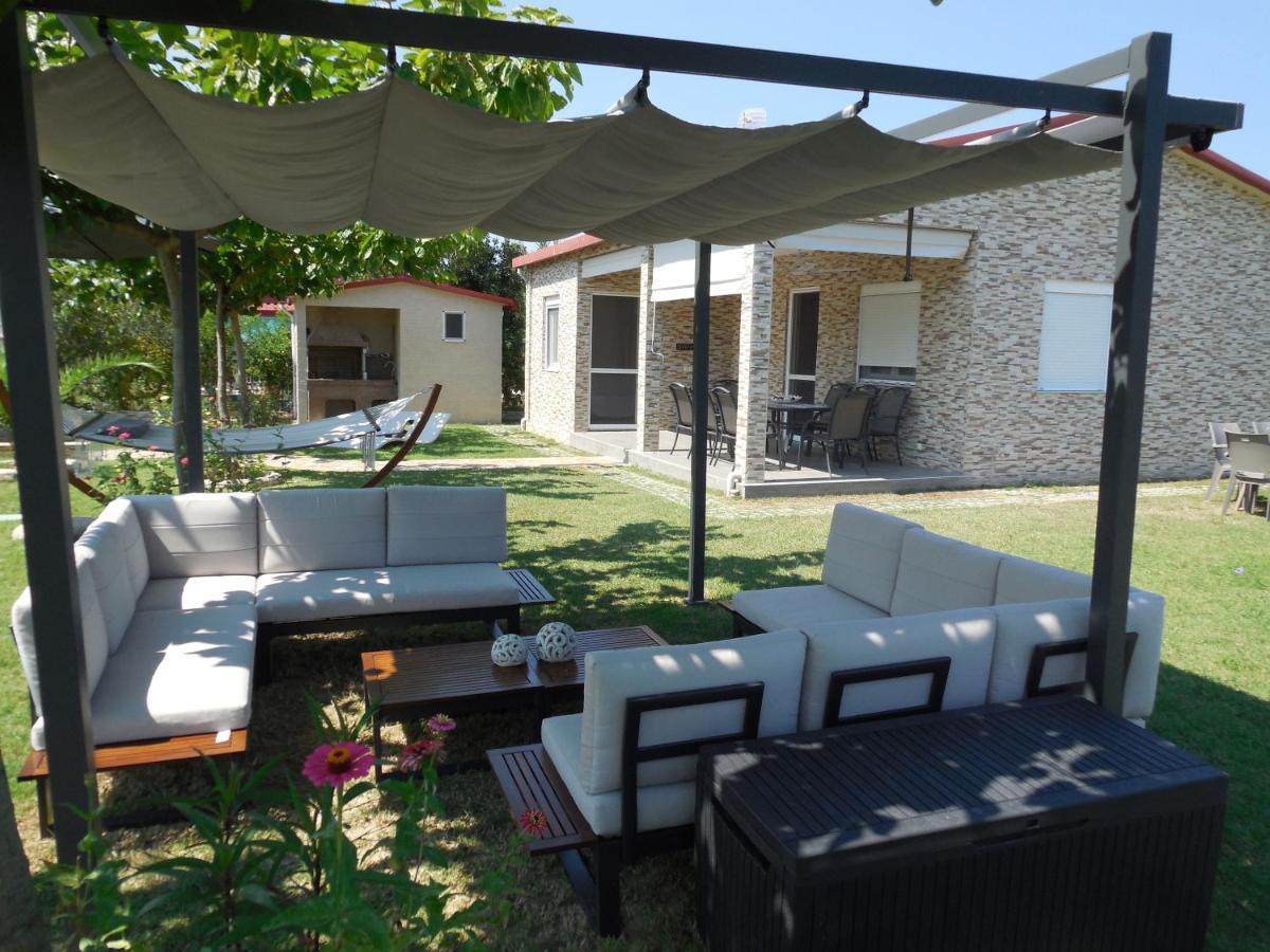 Costa Petra - Luxury Seaside Cottage With Garden - Vacation House For Families In Greece Néa Meságkala 外观 照片