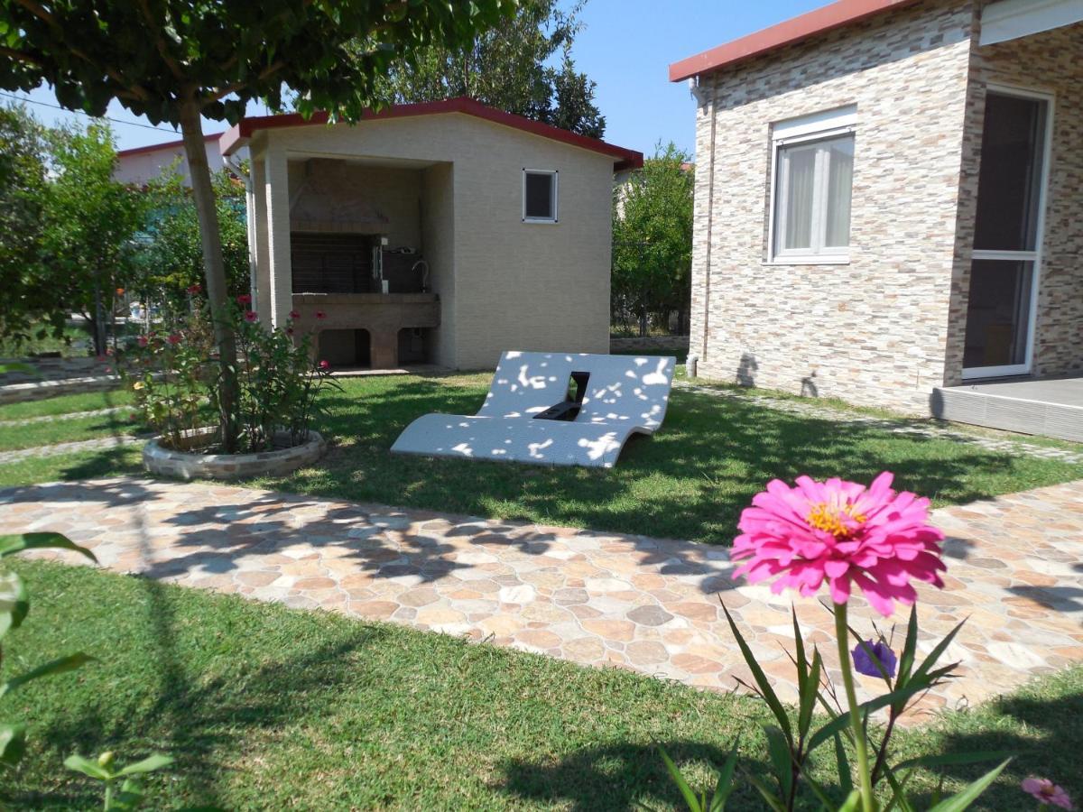 Costa Petra - Luxury Seaside Cottage With Garden - Vacation House For Families In Greece Néa Meságkala 外观 照片