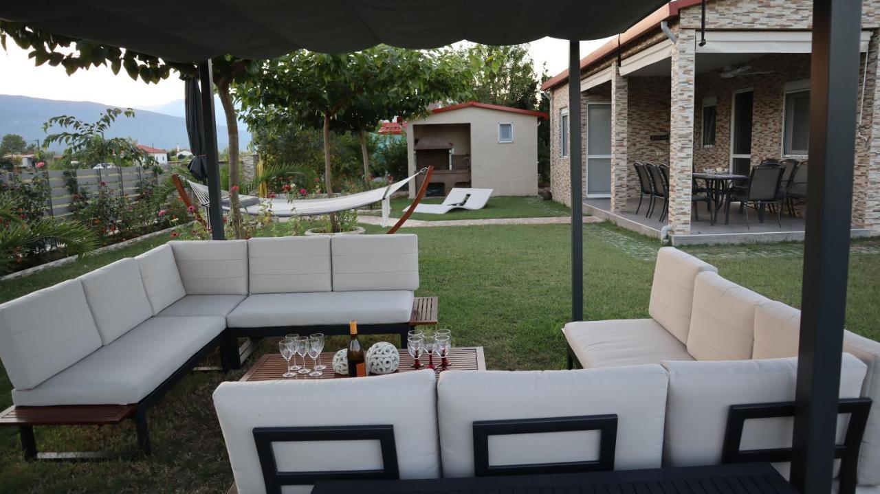 Costa Petra - Luxury Seaside Cottage With Garden - Vacation House For Families In Greece Néa Meságkala 外观 照片