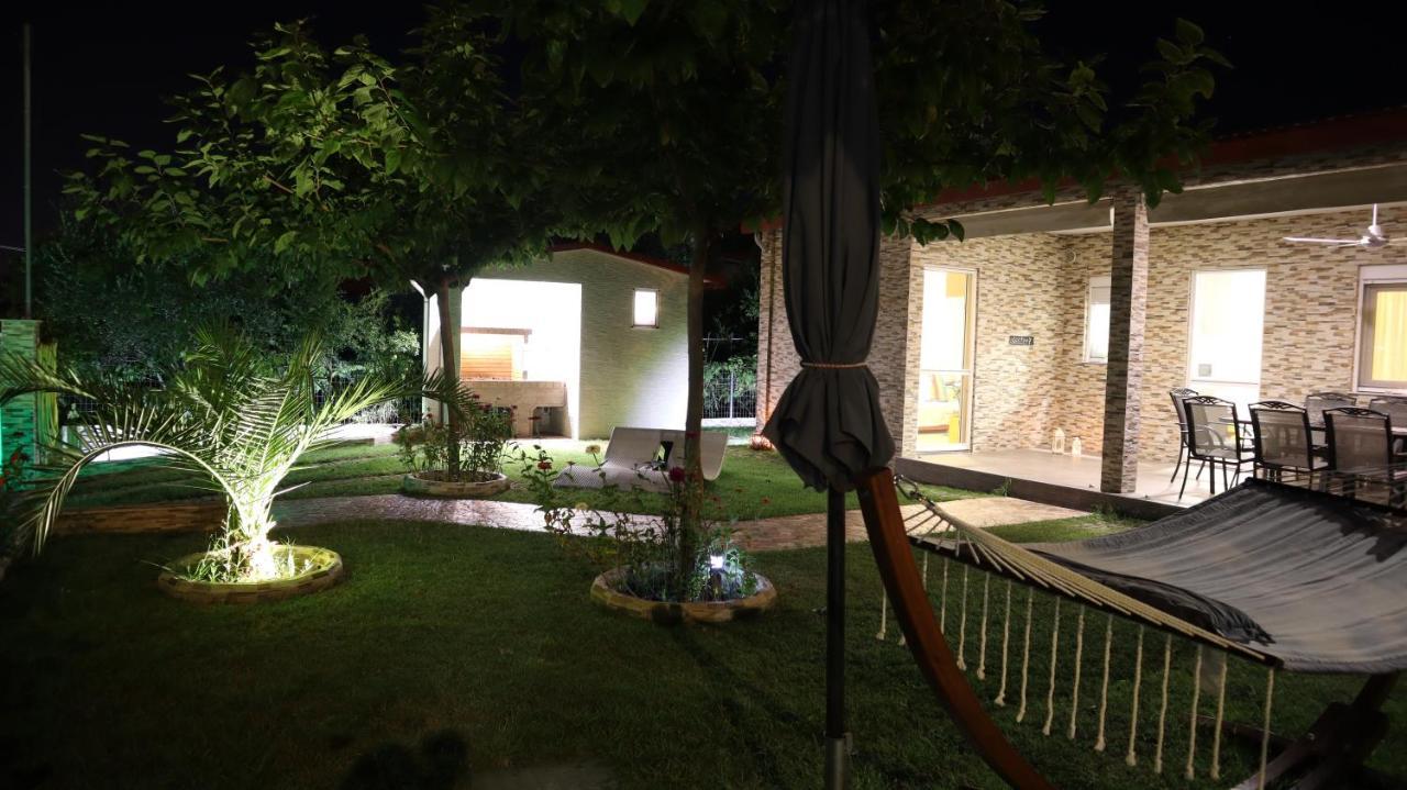 Costa Petra - Luxury Seaside Cottage With Garden - Vacation House For Families In Greece Néa Meságkala 外观 照片