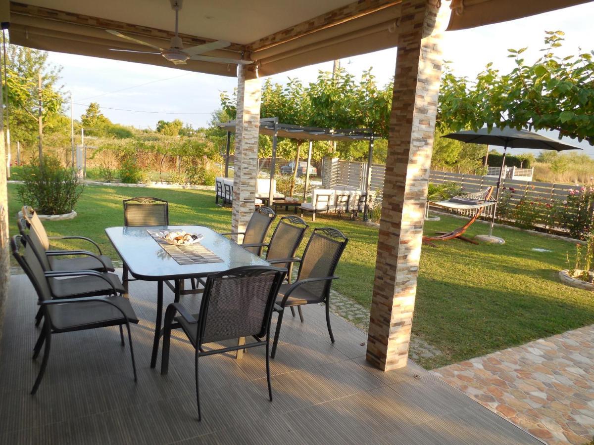 Costa Petra - Luxury Seaside Cottage With Garden - Vacation House For Families In Greece Néa Meságkala 外观 照片