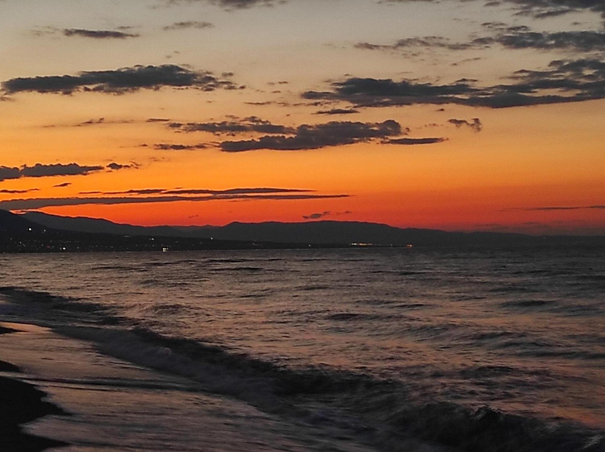 Costa Petra - Luxury Seaside Cottage With Garden - Vacation House For Families In Greece Néa Meságkala 外观 照片