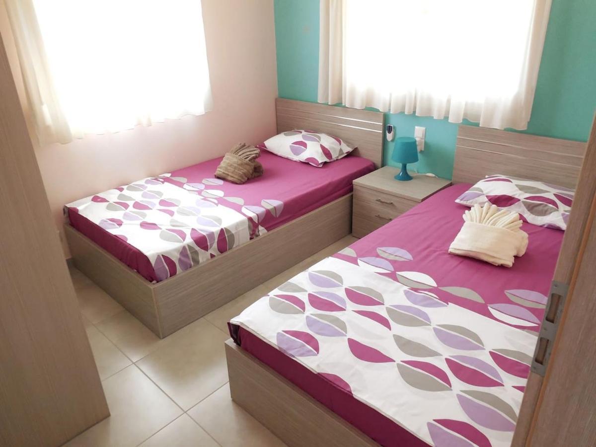 Costa Petra - Luxury Seaside Cottage With Garden - Vacation House For Families In Greece Néa Meságkala 外观 照片